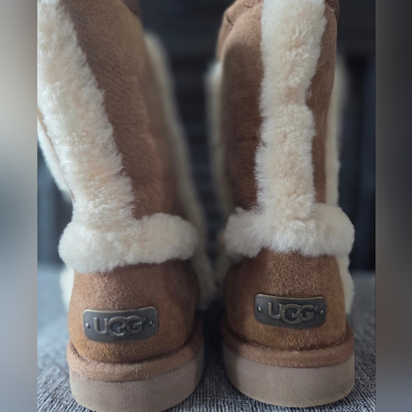 UGG Carter Womens Chestnut Sheepskin Boots Size 5 - Picture 5 of 11